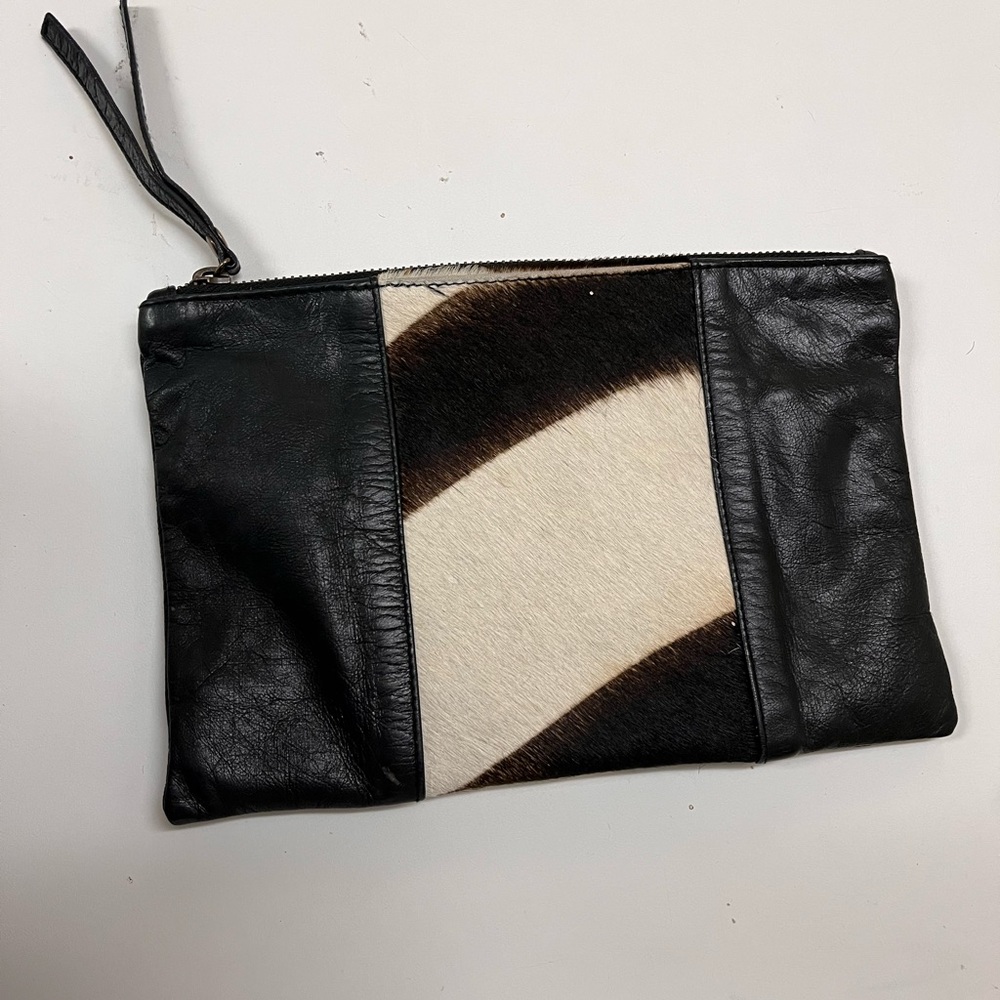 ZEBRA CALF HAIR CLUTCH- Black